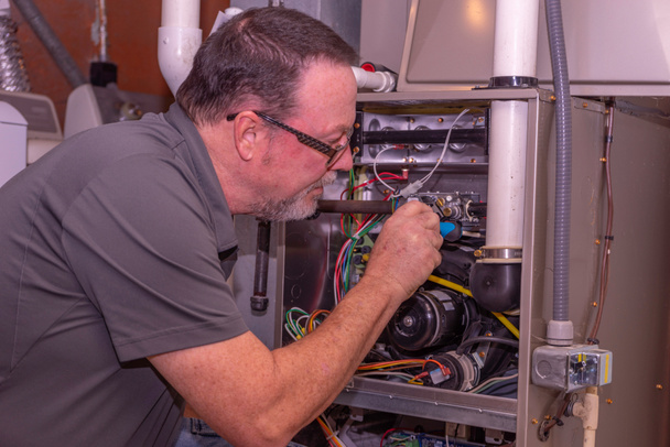 Furnace repair technician in Shelby Township MI
